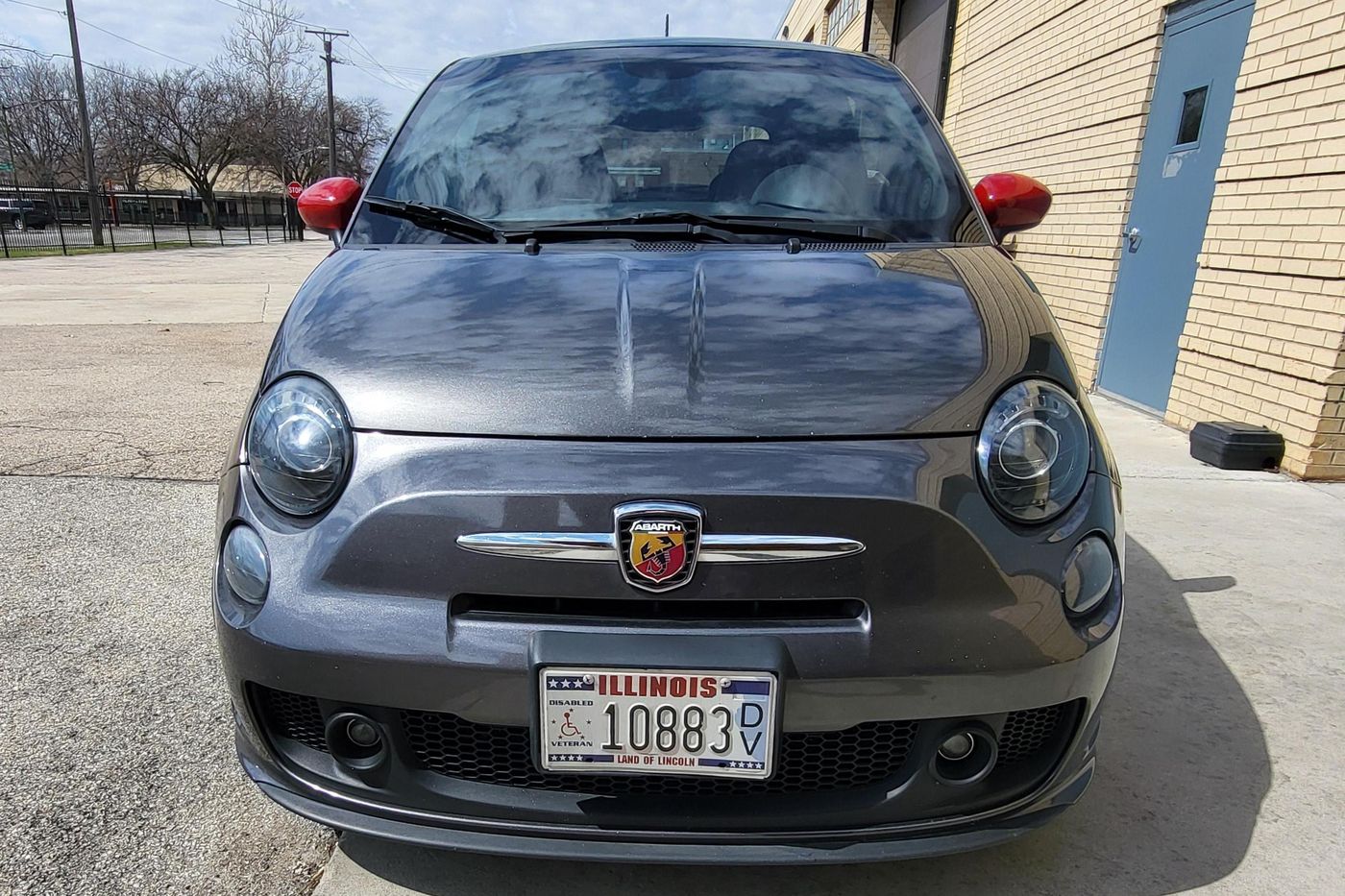 2015 Fiat 500 Abarth — view 2