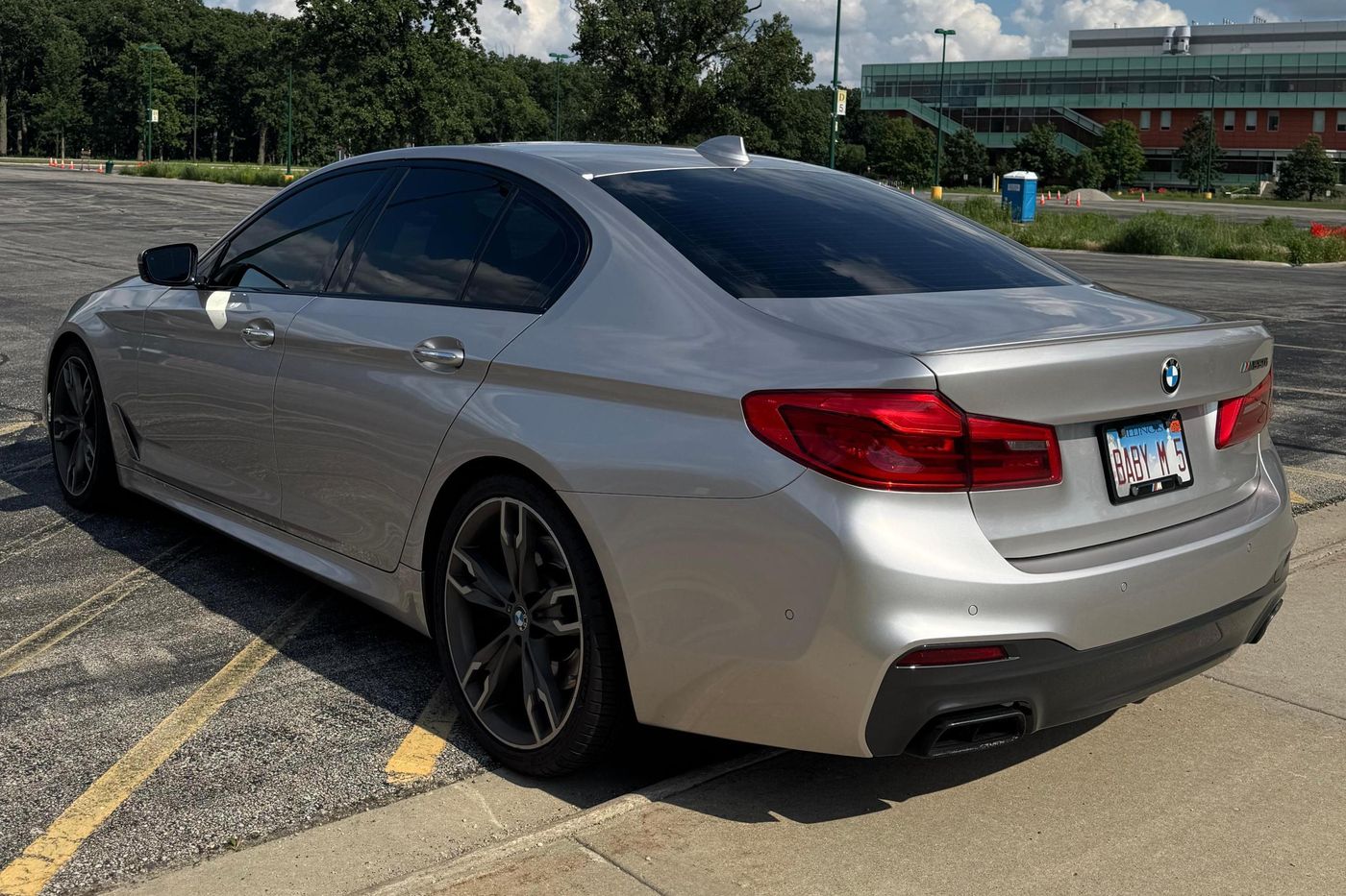 2018 BMW M550i xDrive — view 3