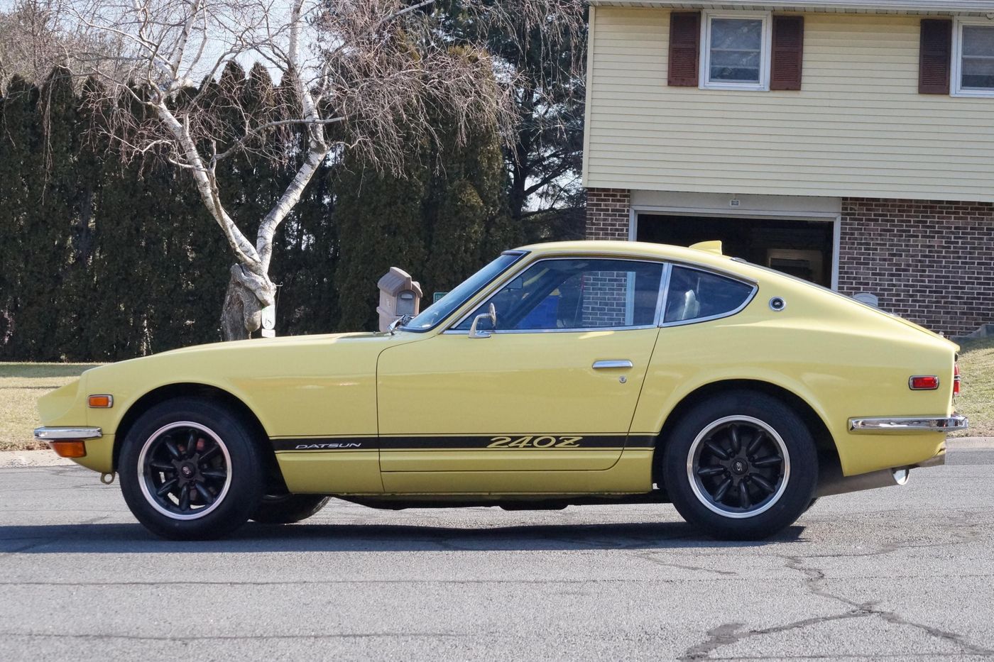 1971 Datsun 240Z — view 3