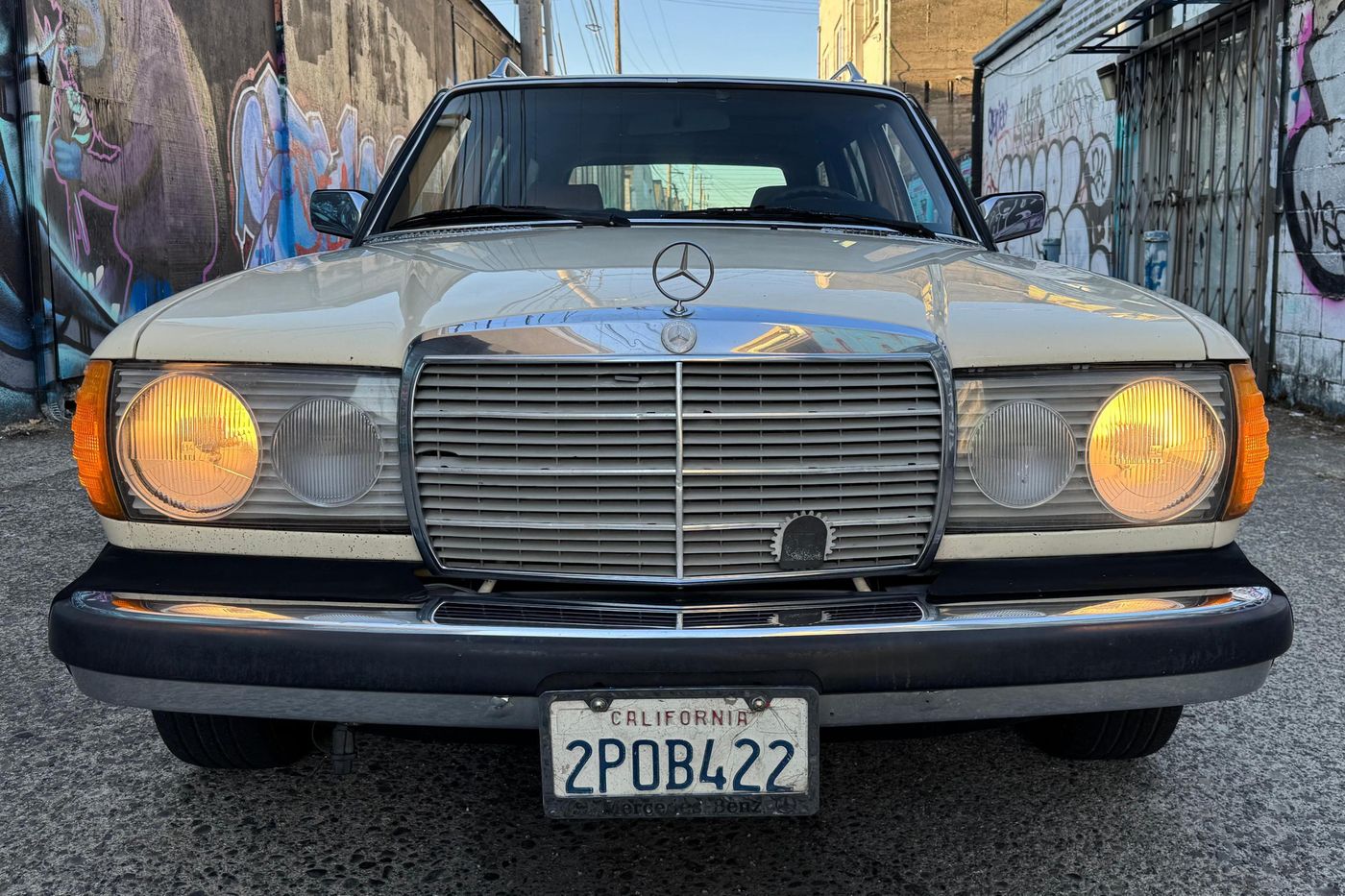 1981 Mercedes-Benz 300TD — view 2