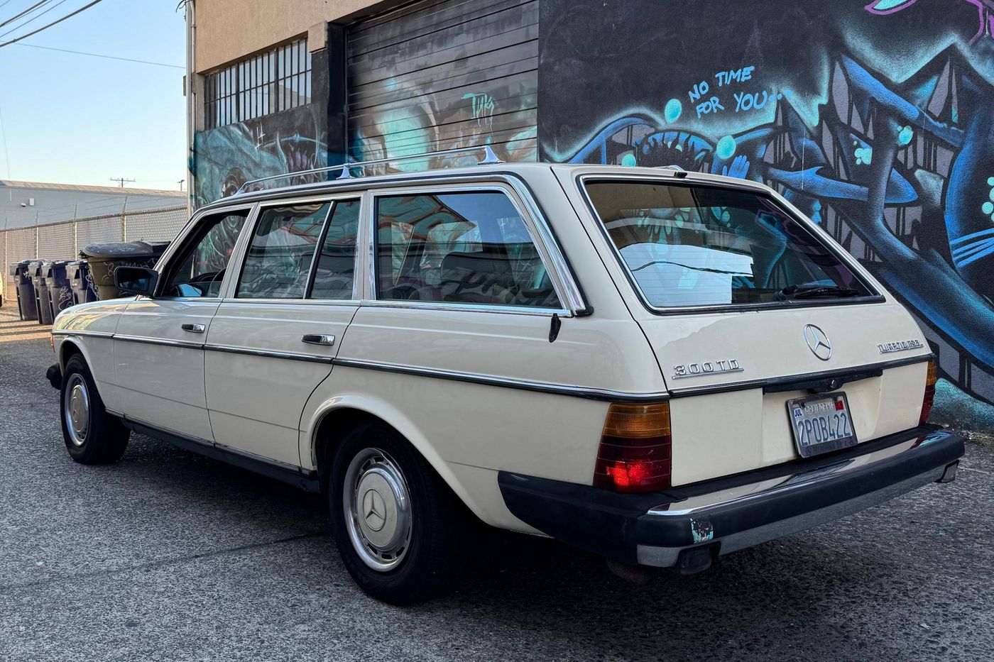 1981 Mercedes-Benz 300TD — view 3