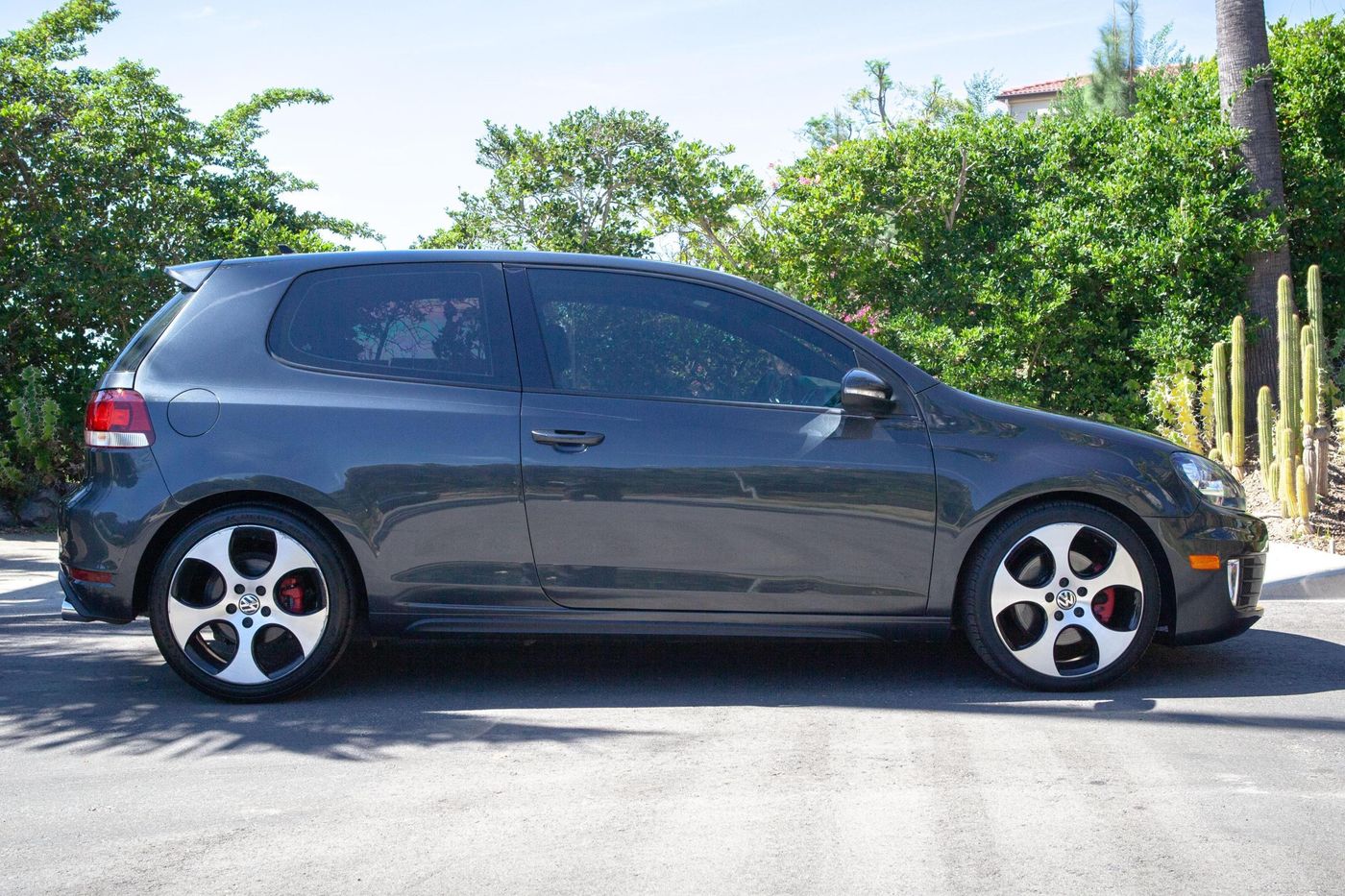 2012 Volkswagen GTI — view 3