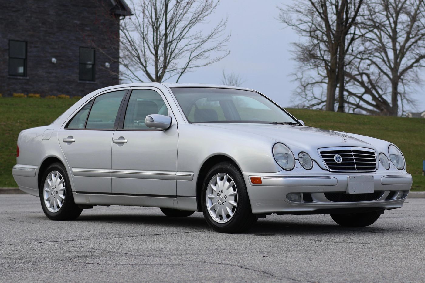 2000 Mercedes-Benz E320 Sedan